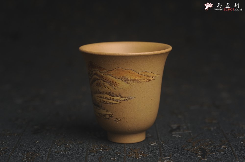 紫砂壶图片：美杯国庆特惠 精品好泥好工好刻雅致泥绘山水主人杯 茶人醉爱 - 紫砂壶信息网