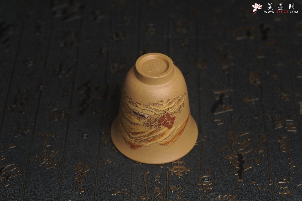 紫砂壶图片：美杯国庆特惠 精品好泥好工好刻雅致泥绘山水主人杯 茶人醉爱 - 紫砂壶信息网