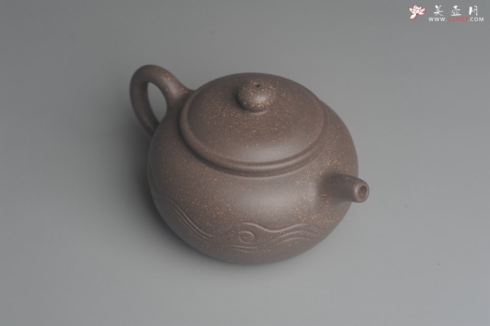 紫砂壶图片：美壶特惠 优质青灰段泥精致行云流水套组 一壶（180cc）二杯一醒茶罐（280cc） - 紫砂壶信息网