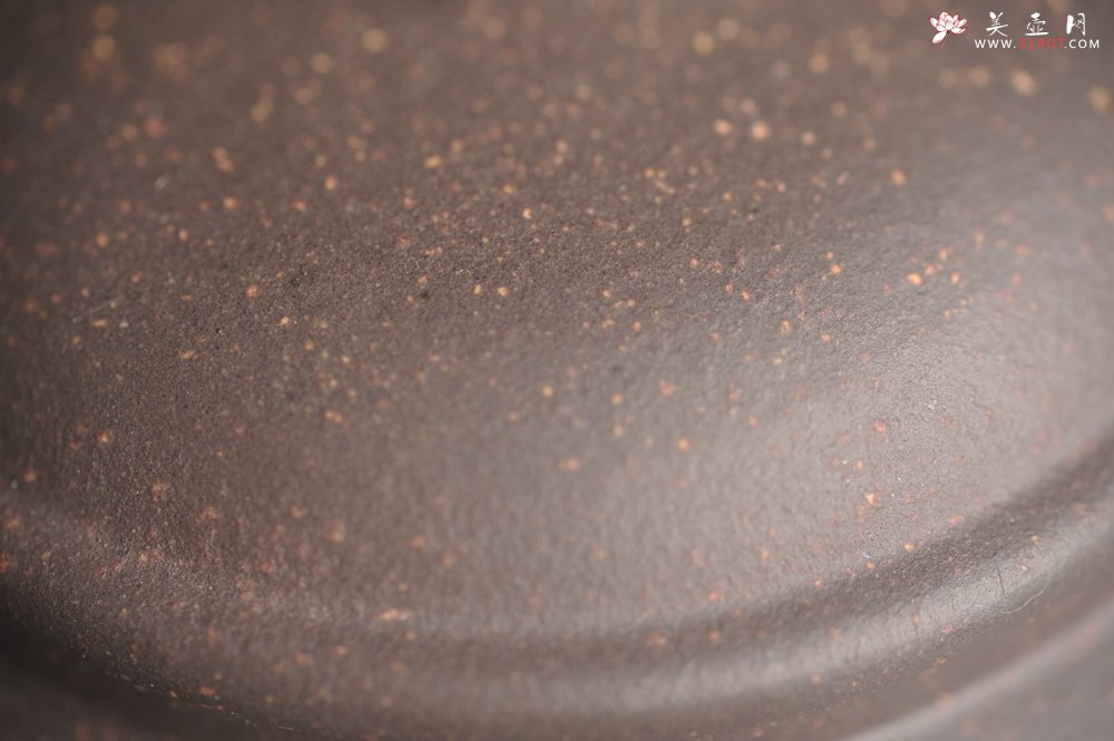 紫砂壶图片：美壶特惠 优质青灰段泥精致行云流水套组 一壶（180cc）二杯一醒茶罐（280cc） - 紫砂壶信息网