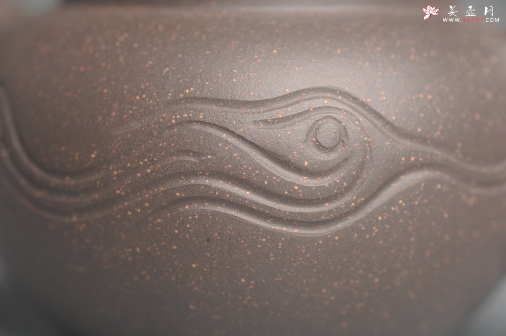 紫砂壶图片：美壶特惠 优质青灰段泥精致行云流水套组 一壶（180cc）二杯一醒茶罐（280cc） - 紫砂壶信息网