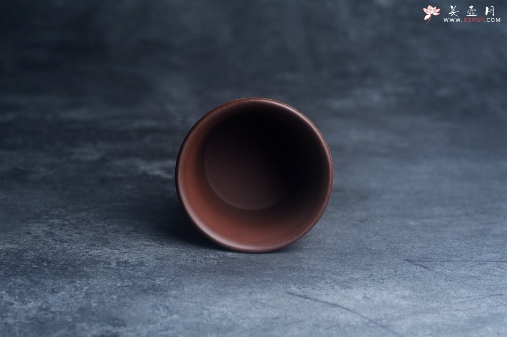 紫砂壶图片：美美杯特惠 精致花鸟紫泥粉黄金段泥主人杯 特文气 - 紫砂壶信息网