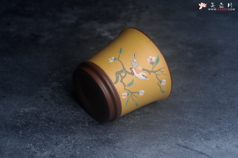 紫砂壶图片：美美杯特惠 精致花鸟紫砂杯 紫泥粉黄金段泥主人杯 茶杯 特文气 - 紫砂壶信息网