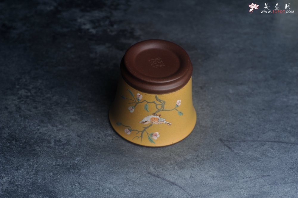 紫砂壶图片：美美杯特惠 精致花鸟紫砂杯 紫泥粉黄金段泥主人杯 茶杯 特文气 - 紫砂壶信息网
