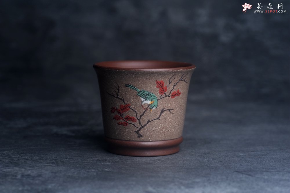 紫砂壶图片：美美杯特惠 精致花鸟紫泥粉黄金段泥主人杯 特文气 - 紫砂壶信息网