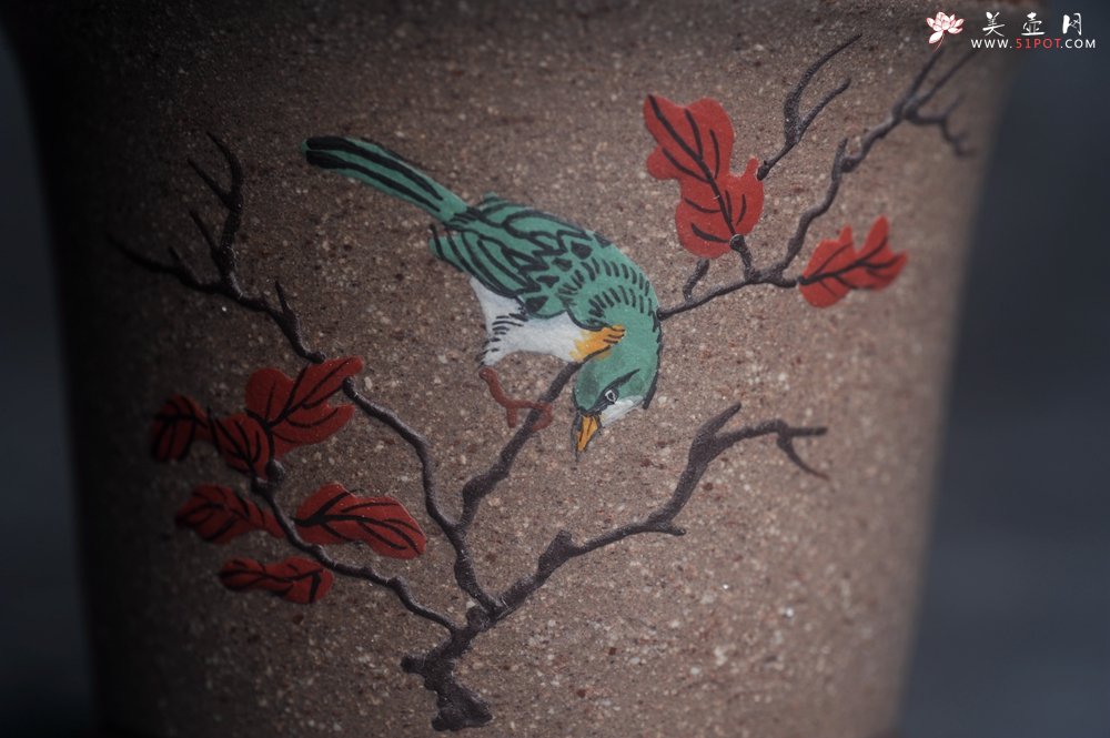 紫砂壶图片：美美杯特惠 精致花鸟紫泥粉黄金段泥主人杯 特文气 - 紫砂壶信息网