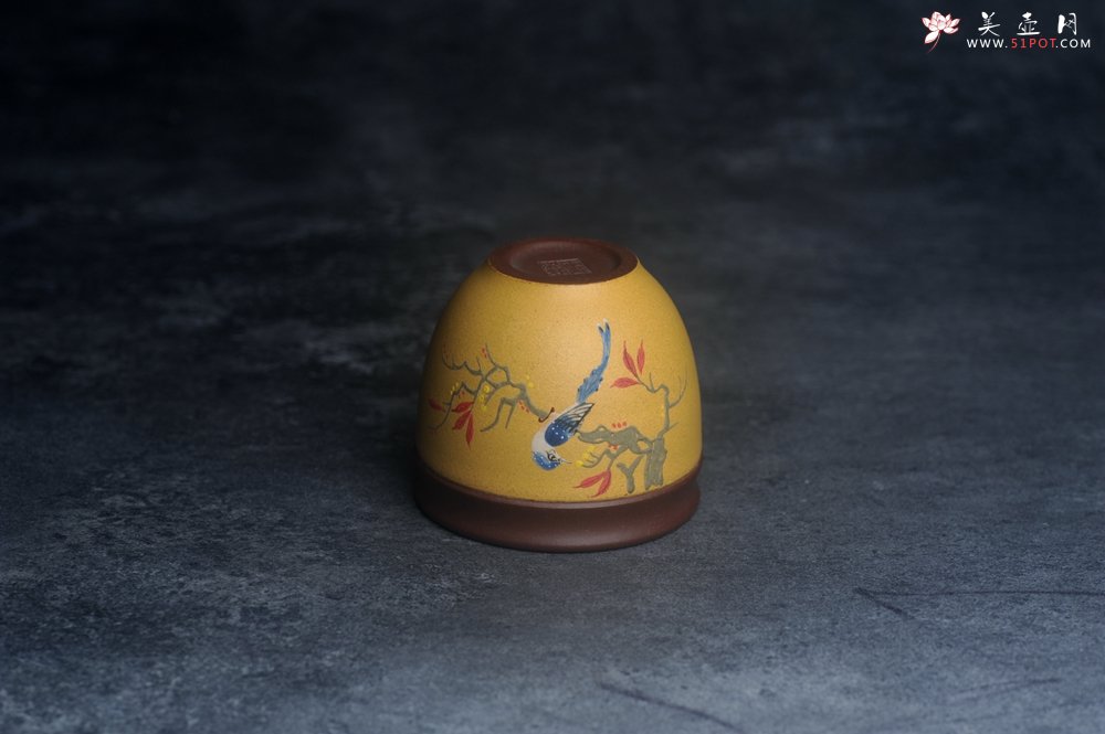 紫砂壶图片：美美杯特惠 精致花鸟紫砂杯 紫泥粉黄金段泥主人杯 茶杯 特文气 - 紫砂壶信息网