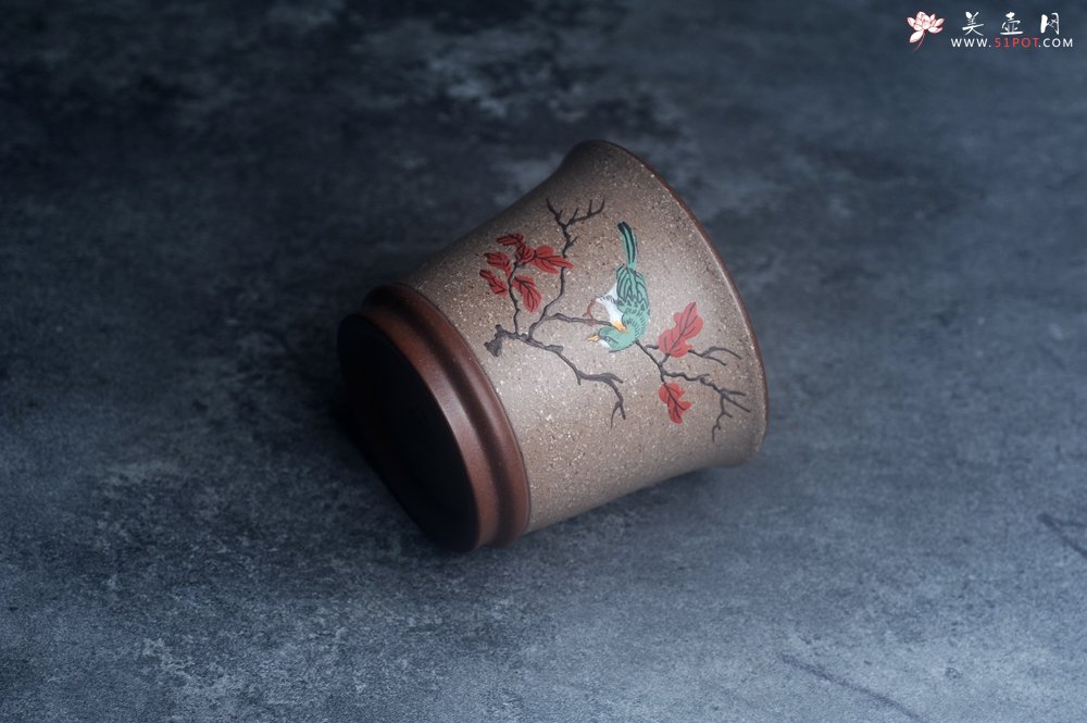 紫砂壶图片：美美杯特惠 精致花鸟紫泥粉黄金段泥主人杯 特文气 - 紫砂壶信息网