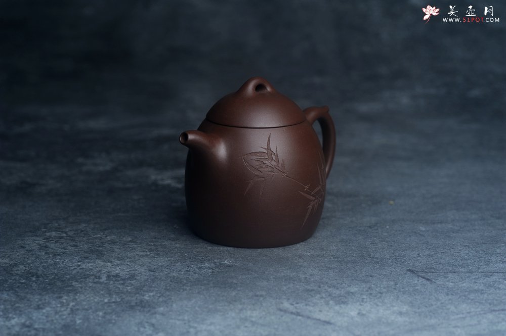 紫砂壶图片：美壶福利特惠 精致特好老紫泥秦权壶 刻竹子 特文气 - 紫砂壶信息网