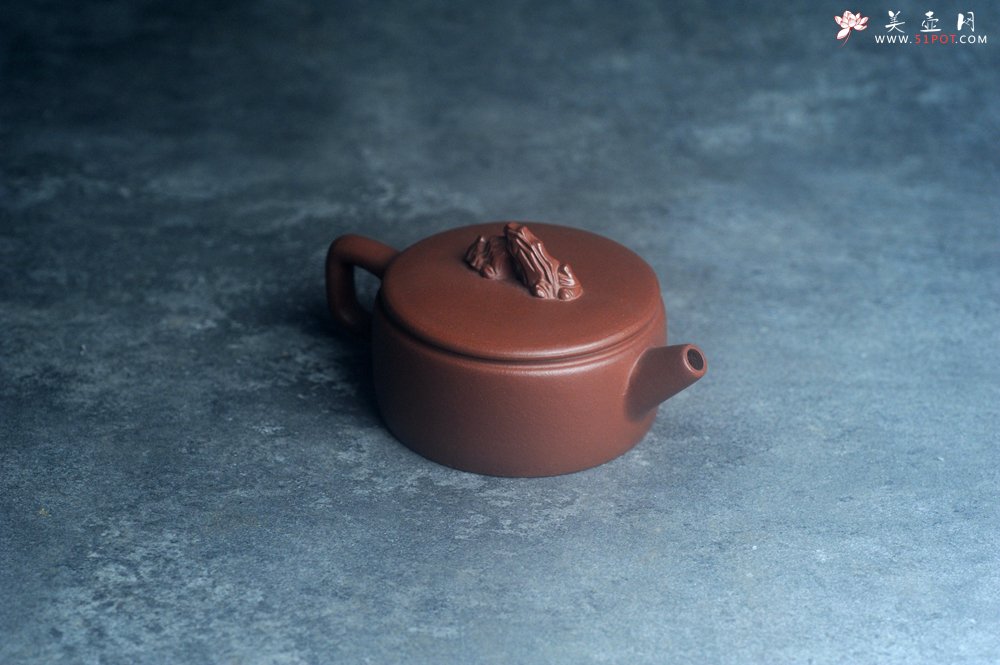 紫砂壶图片：美壶特惠 手工手制紫砂壶特好底槽青假山汉瓦壶 底部刻老虎 栩栩如生 茶壶 茶具 单壶 - 紫砂壶信息网