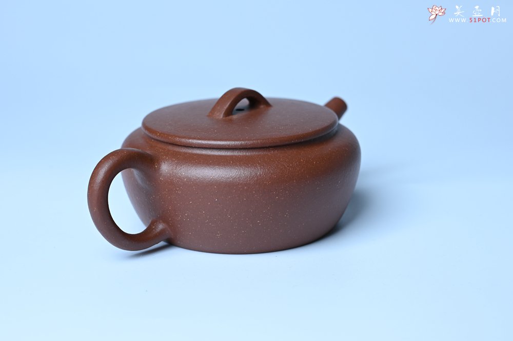 紫砂壶图片：美壶特惠 优质红降坡泥大口玉扁壶 茶人醉爱 - 紫砂壶信息网