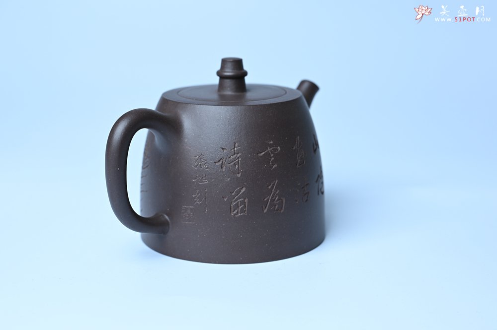 紫砂壶图片：美壶特惠 老紫泥精致山水汉铎壶 茶人醉爱 - 紫砂壶信息网