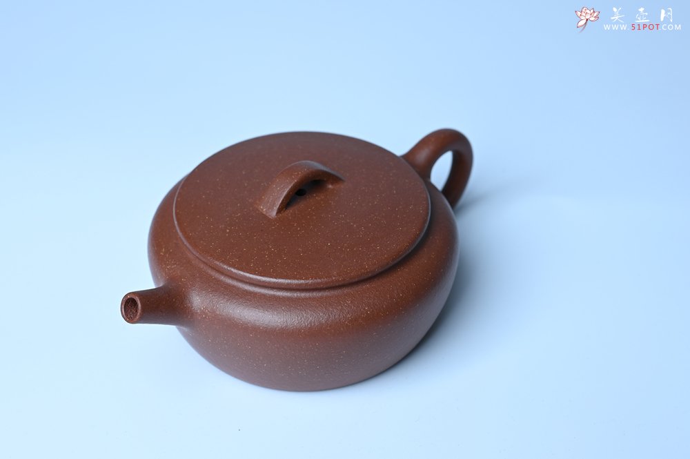 紫砂壶图片：美壶特惠 优质红降坡泥大口玉扁壶 茶人醉爱 - 紫砂壶信息网