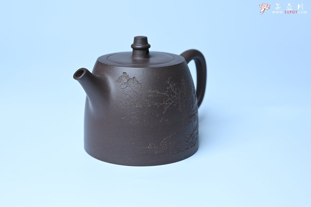 紫砂壶图片：美壶特惠 老紫泥精致山水汉铎壶 茶人醉爱 - 紫砂壶信息网