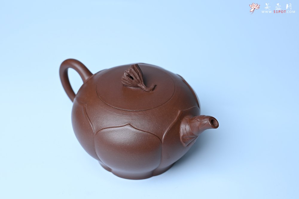 紫砂壶图片：美壶特惠 贴花活灵活现 精致荷花壶 茶人醉爱 - 紫砂壶信息网