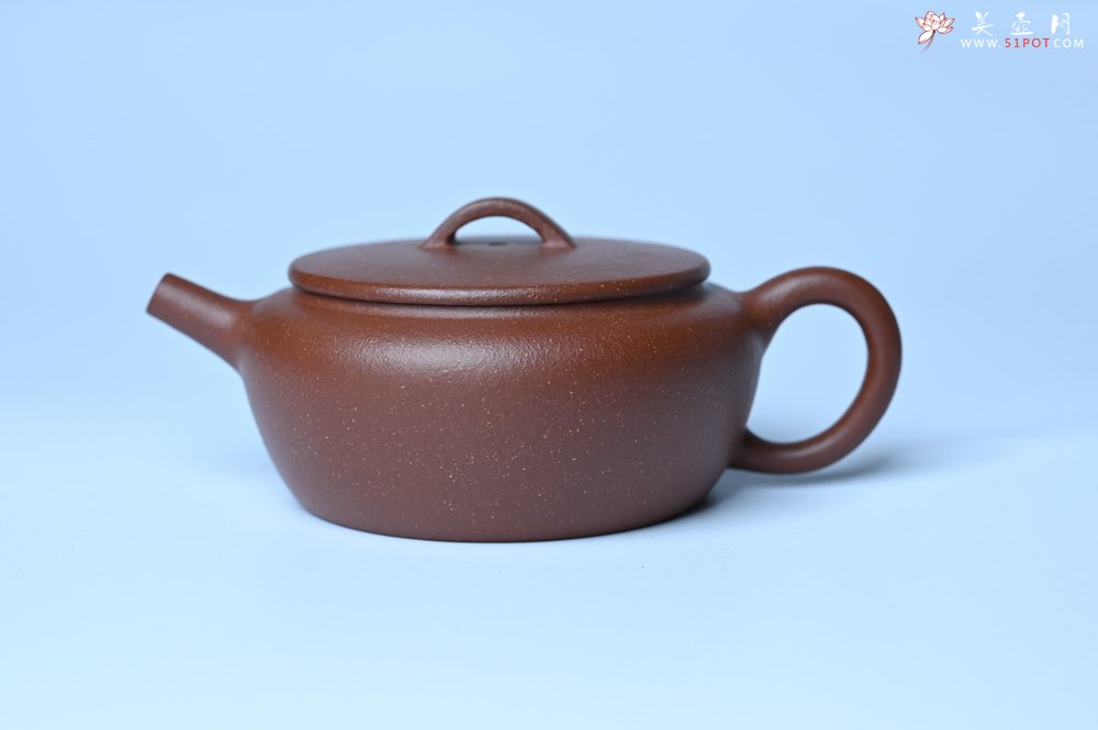 紫砂壶图片：美壶特惠 优质红降坡泥大口玉扁壶 茶人醉爱 - 紫砂壶信息网