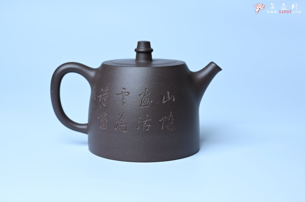 紫砂壶图片：美壶特惠 老紫泥精致山水汉铎壶 茶人醉爱 - 紫砂壶信息网