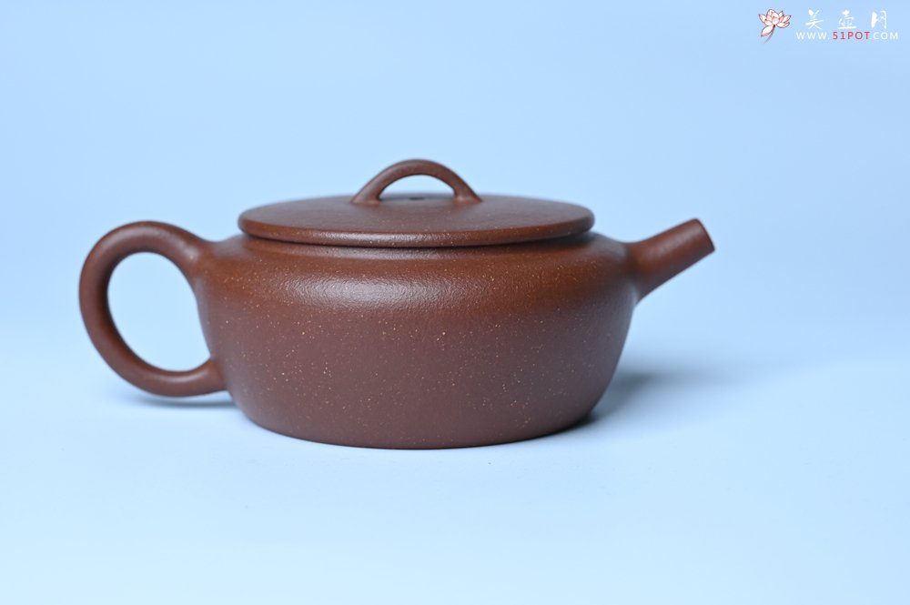 紫砂壶图片：美壶特惠 优质红降坡泥大口玉扁壶 茶人醉爱 - 紫砂壶信息网