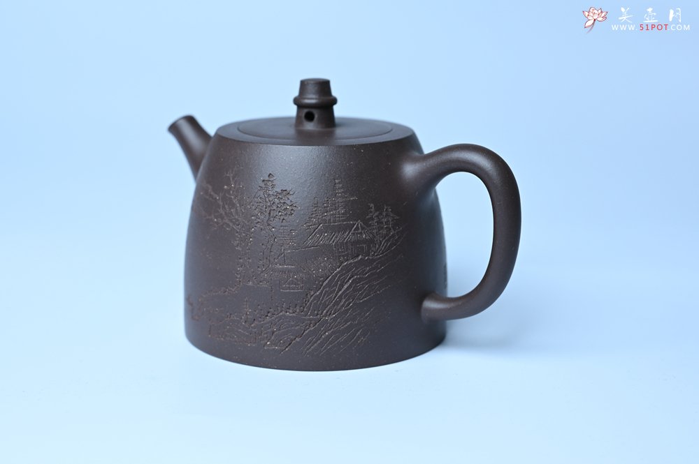 紫砂壶图片：美壶特惠 老紫泥精致山水汉铎壶 茶人醉爱 - 紫砂壶信息网