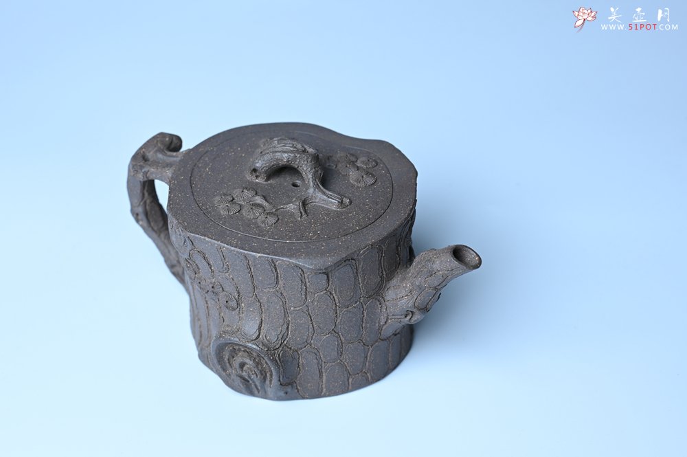 紫砂壶图片：美壶特惠 精致青段泥全松皮 全手工松桩壶 肌理丰富 特文气 - 紫砂壶信息网