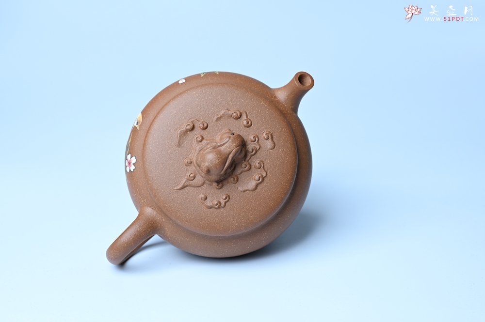 紫砂壶图片：美壶特惠 优质降坡泥花鸟听兔壶 茶人醉爱 - 紫砂壶信息网