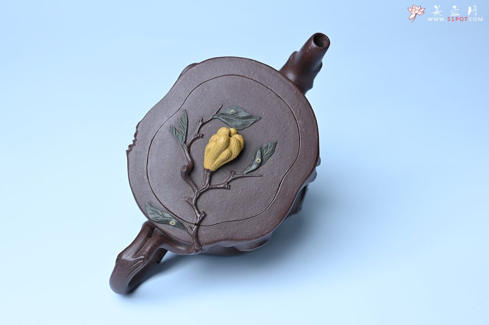 紫砂壶图片：美壶特惠 精致老紫泥佛手壶 肌理生动 底部刻佛手祥云特文气 - 紫砂壶信息网