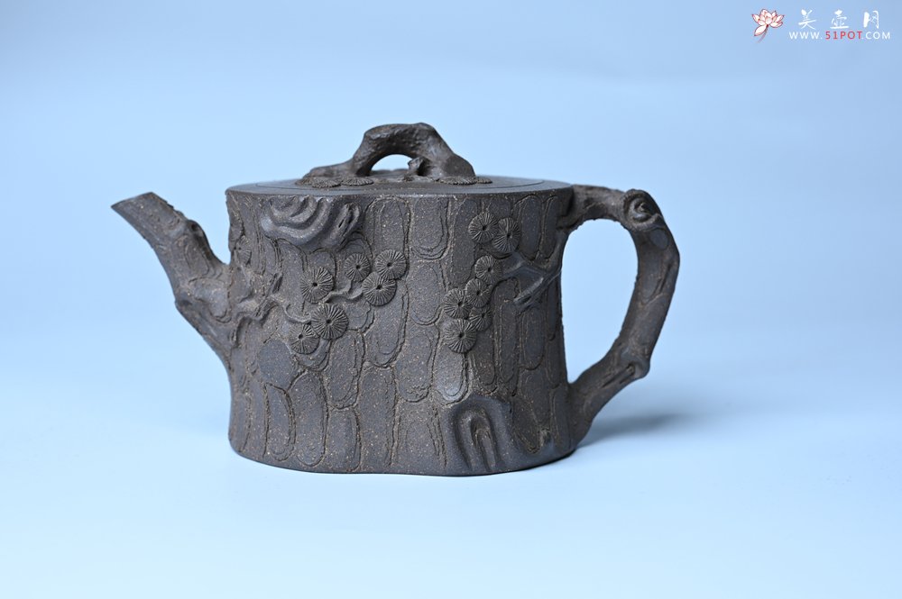 紫砂壶图片：美壶特惠 精致青段泥全松皮 全手工松桩壶 肌理丰富 特文气 - 紫砂壶信息网