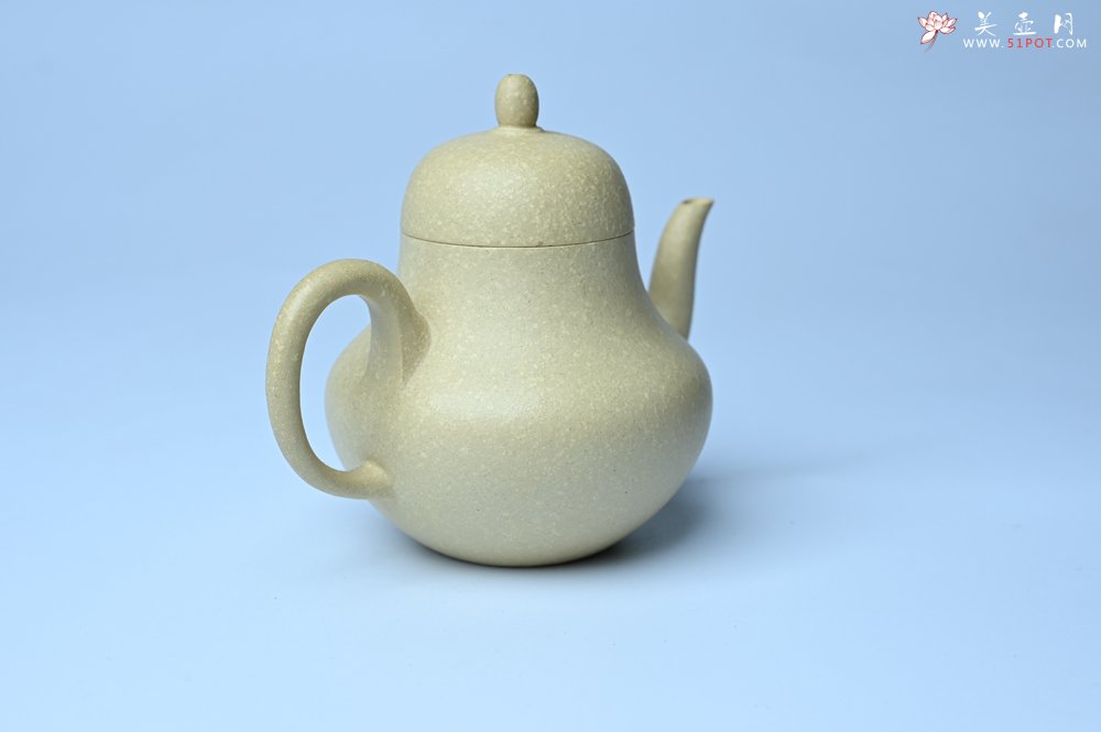 紫砂壶图片：美壶特惠 纯净本绿梨形壶 茶人醉爱 - 紫砂壶信息网