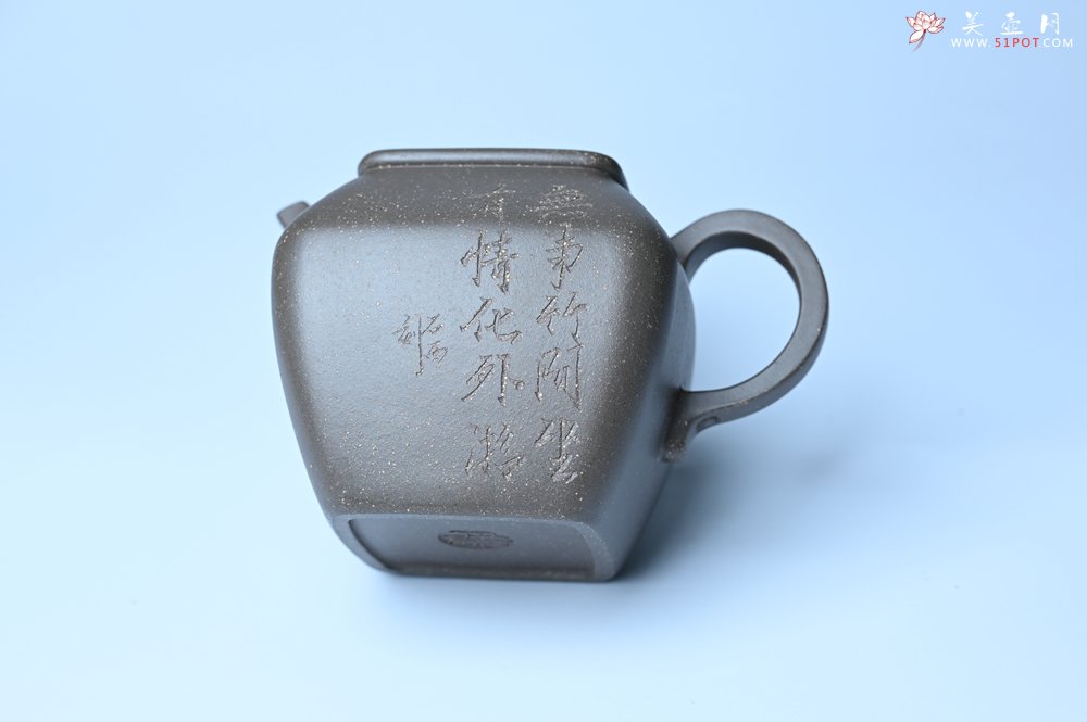 紫砂壶图片：美壶特惠 精致青灰段泥混方巨轮壶 茶壶 无事竹间坐 有情化外游 - 紫砂壶信息网