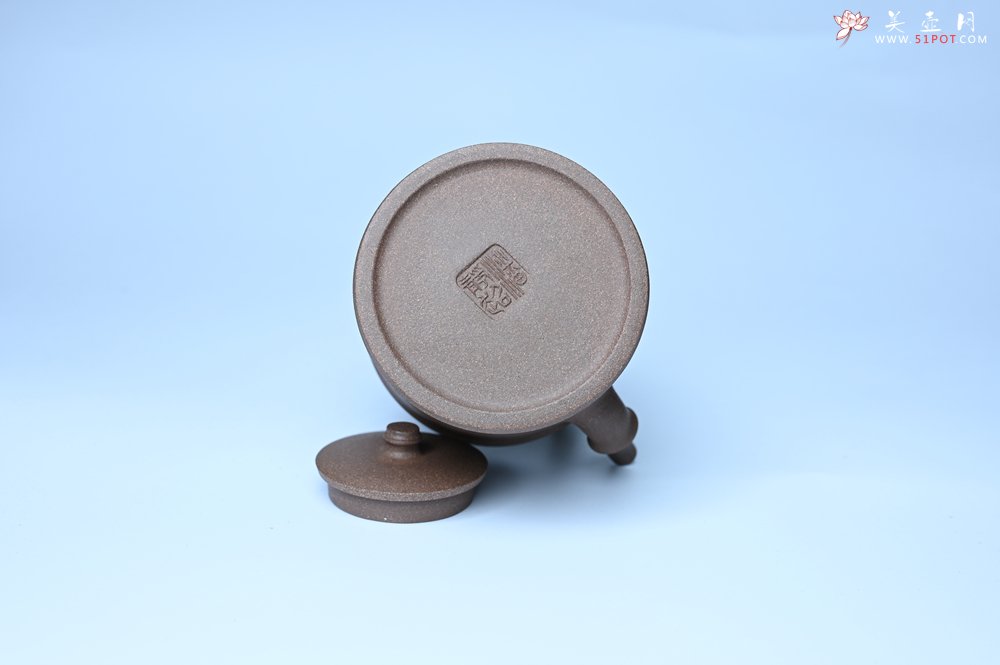 紫砂壶图片：美壶特惠 特好老段泥 精工知（知了）足（竹子）提梁 挺拔秀雅 - 紫砂壶信息网