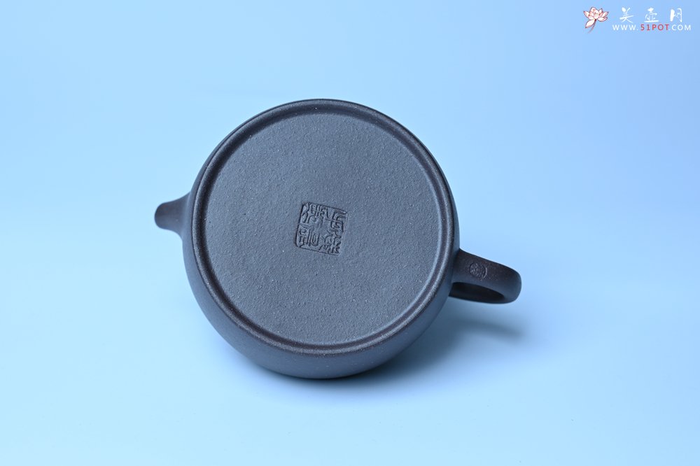 紫砂壶图片：美壶特惠 精品青灰泥玉兔紫砂壶 茶人醉爱 - 紫砂壶信息网