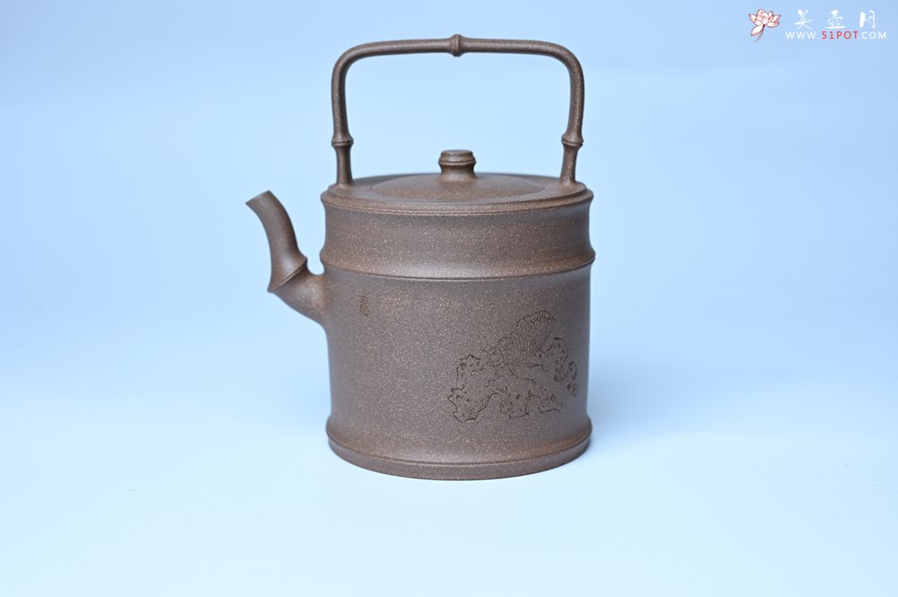 紫砂壶图片：美壶特惠 特好老段泥 精工知（知了）足（竹子）提梁 挺拔秀雅 - 紫砂壶信息网