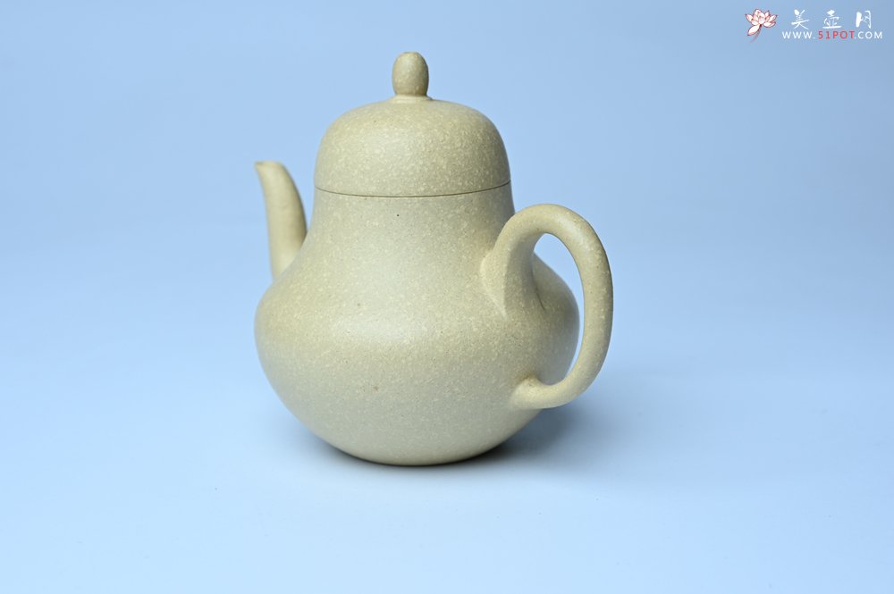 紫砂壶图片：美壶特惠 纯净本绿梨形壶 茶人醉爱 - 紫砂壶信息网