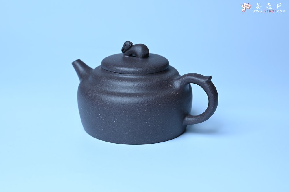 紫砂壶图片：美壶特惠 精品青灰泥玉兔紫砂壶 茶人醉爱 - 紫砂壶信息网