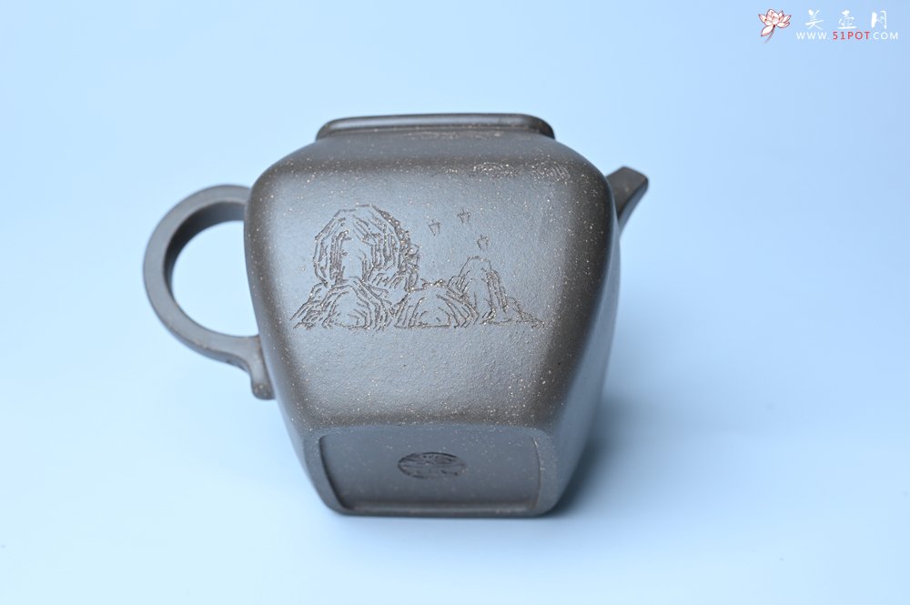 紫砂壶图片：美壶特惠 精致青灰段泥混方巨轮壶 茶壶 无事竹间坐 有情化外游 - 紫砂壶信息网