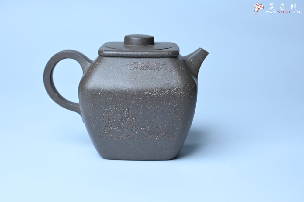 紫砂壶图片：美壶特惠 精致青灰段泥混方巨轮壶 茶壶 无事竹间坐 有情化外游 - 紫砂壶信息网