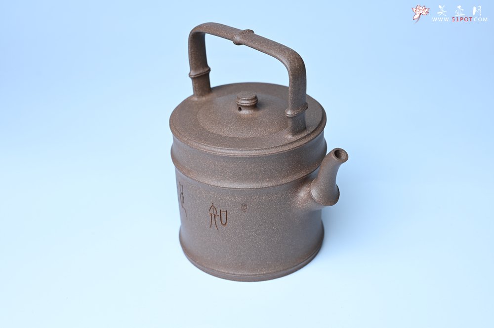紫砂壶图片：美壶特惠 特好老段泥 精工知（知了）足（竹子）提梁 挺拔秀雅 - 紫砂壶信息网