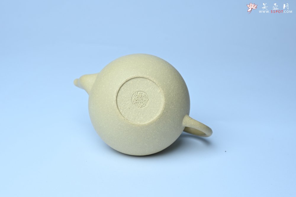 紫砂壶图片：美壶特惠 纯净本绿梨形壶 茶人醉爱 - 紫砂壶信息网