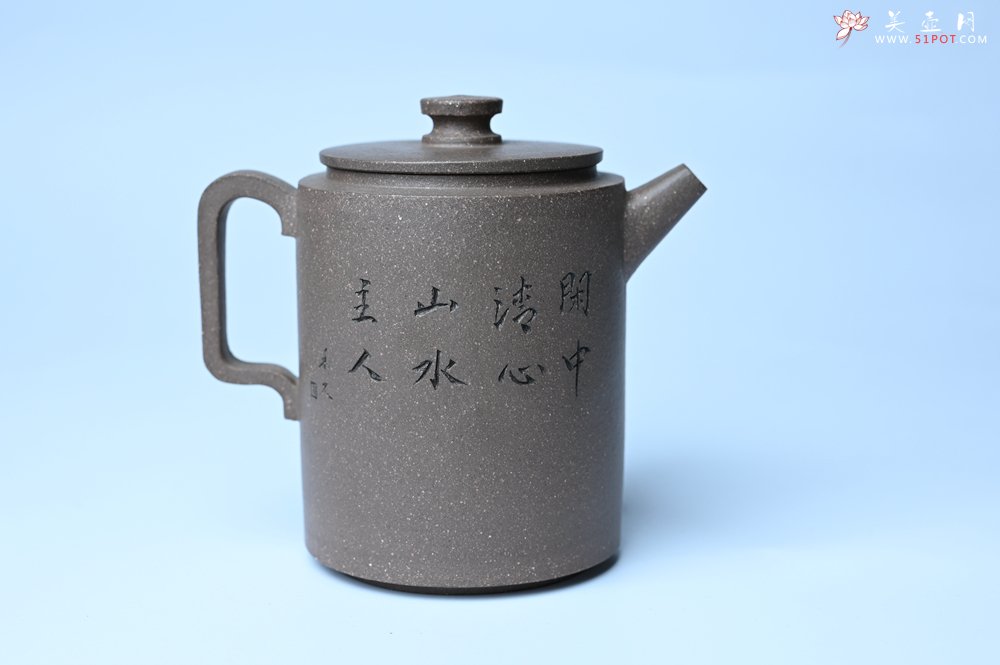 紫砂壶图片：美壶特惠 蠡墅大水潭深井老天青泥 精致圆础壶 装饰山水 茶人醉爱 - 紫砂壶信息网