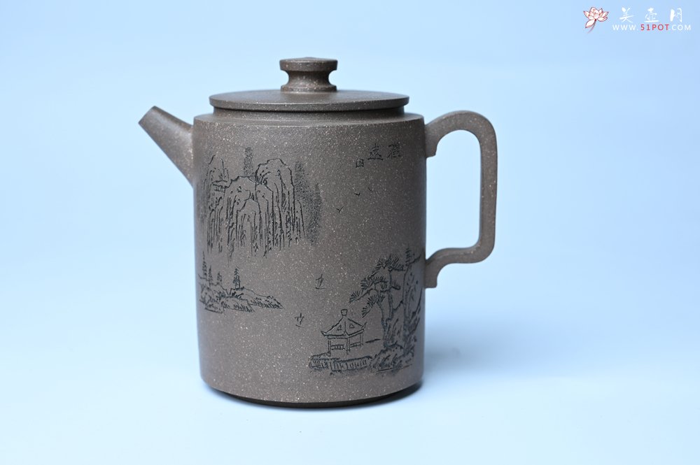 紫砂壶图片：美壶特惠 蠡墅大水潭深井老天青泥 精致圆础壶 装饰山水 茶人醉爱 - 紫砂壶信息网