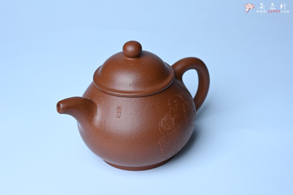 紫砂壶图片：美壶特惠 王老师 全手工红降坡泥潘壶 国助工 易轩 范小君徒杨志超老师刻绘 装饰小富贵特文气 - 紫砂壶信息网