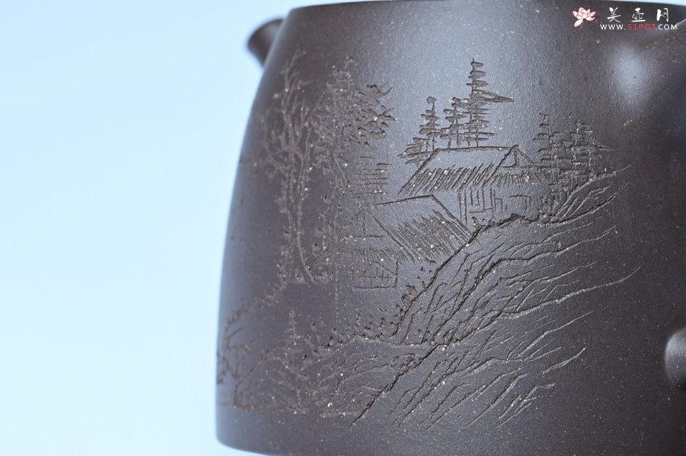 紫砂壶图片：美壶特惠 老紫泥精致山水汉铎壶 茶人醉爱 - 紫砂壶信息网