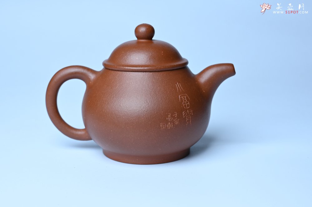 紫砂壶图片：美壶特惠 王老师 全手工红降坡泥潘壶 国助工 易轩 范小君徒杨志超老师刻绘 装饰小富贵特文气 - 紫砂壶信息网