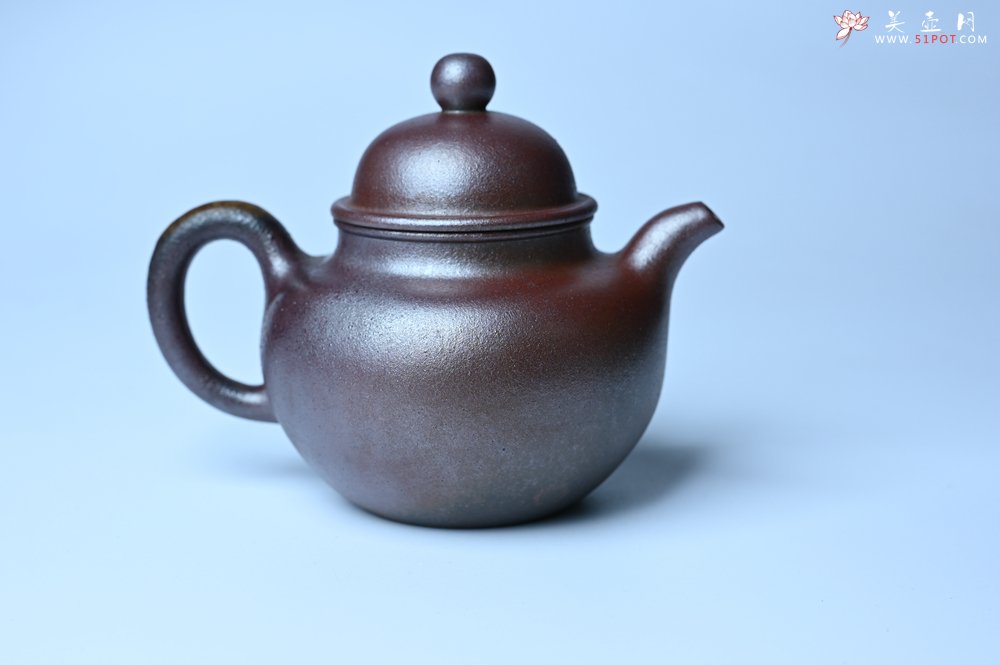 紫砂壶图片：美壶特惠 精致柴烧青灰泥掇球壶 茶人醉爱 - 紫砂壶信息网