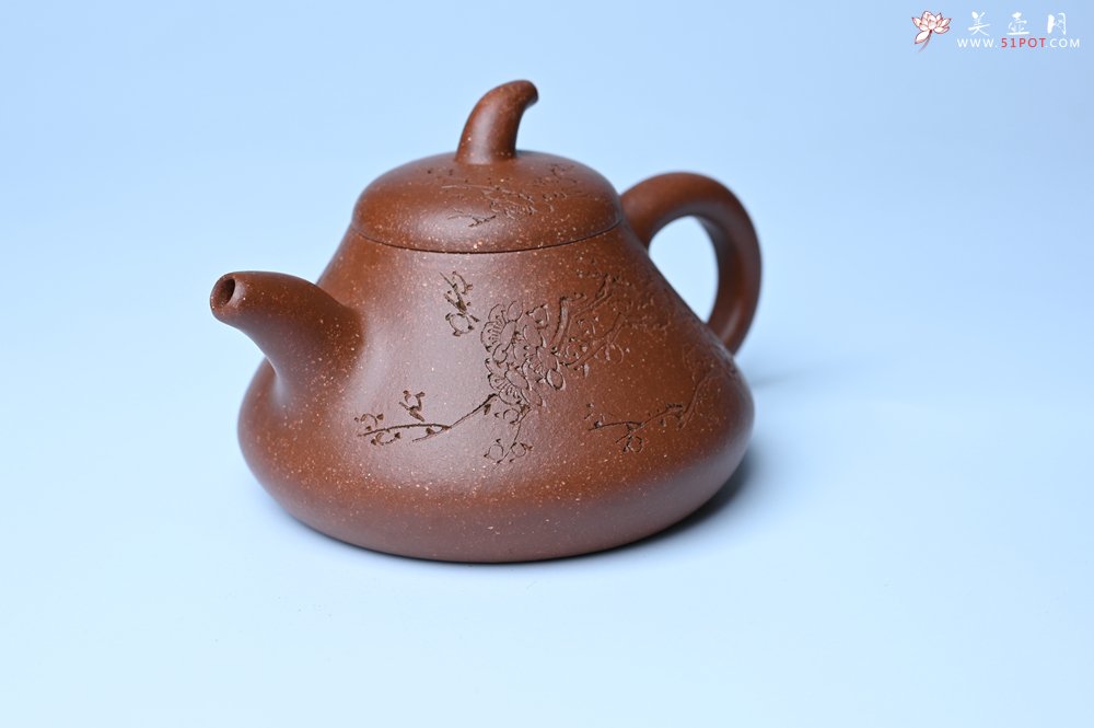 紫砂壶图片：美壶特惠 潜力股王老师 全手工拍打成型茄瓢壶 装饰梅花 特文气 - 紫砂壶信息网