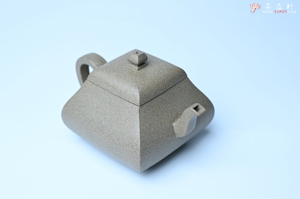 紫砂壶图片：美壶中秋国庆特惠 精工老段泥四方君德公道壶 独孔 茶人醉爱 - 紫砂壶信息网