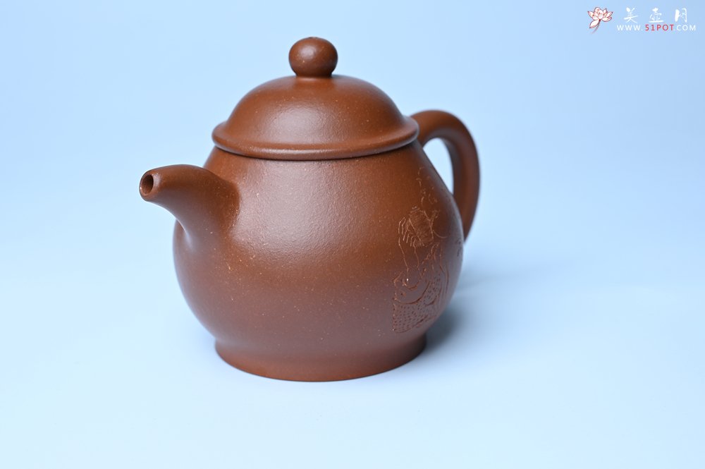 紫砂壶图片：美壶特惠 王老师 全手工红降坡泥潘壶 国助工 易轩 范小君徒杨志老师刻绘 装饰小富贵特文气 - 紫砂壶信息网
