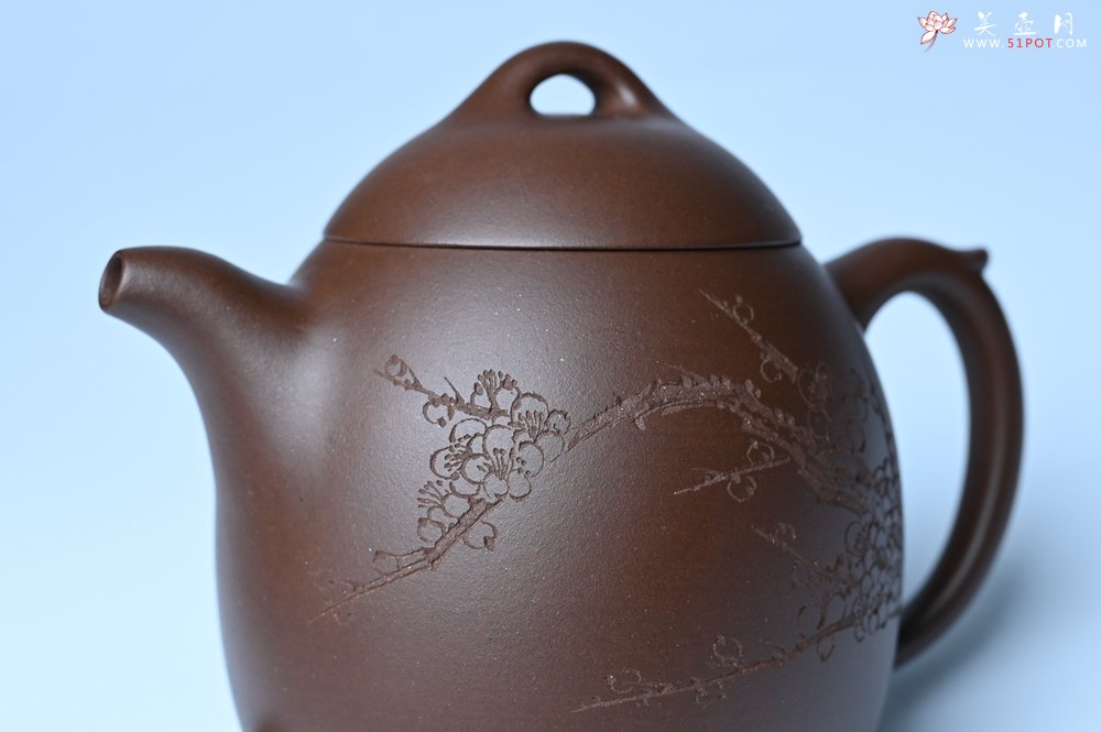 紫砂壶图片：美壶福利特惠 精致特好老紫泥秦权壶 刻梅花 特文气 - 紫砂壶信息网