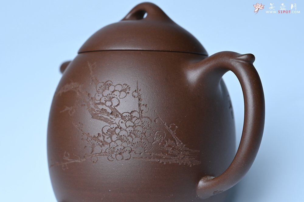 紫砂壶图片：美壶福利特惠 精致特好老紫泥秦权壶 刻梅花 特文气 - 紫砂壶信息网