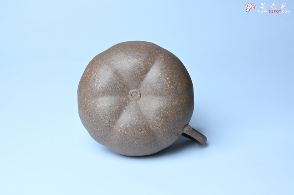 紫砂壶图片：美壶特惠 精致卡盖全手工老青段仿生小花货柿子壶 茶人醉爱 - 紫砂壶信息网